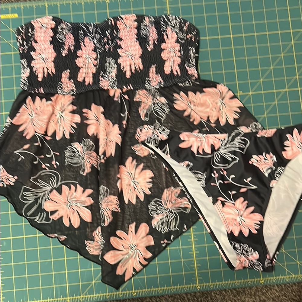 NWOT but in the package SHEIN Black and Pink Floral Swim Tankini Set